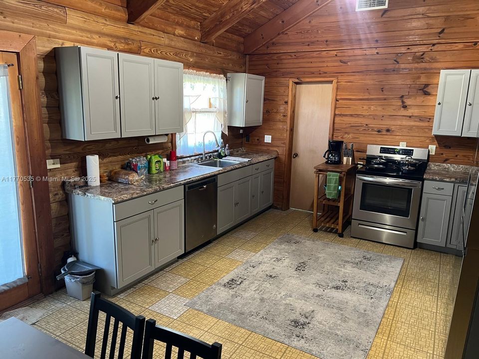 待售: $360,000 (3 贝兹, 2 浴室, 0 平方英尺)