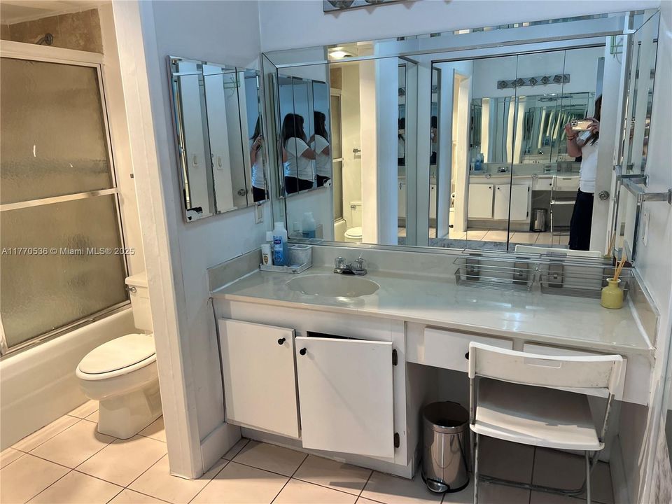 最近租的: $2,200 (2 贝兹, 2 浴室, 1033 平方英尺)