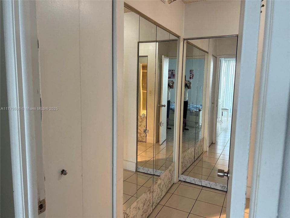 最近租的: $2,200 (2 贝兹, 2 浴室, 1033 平方英尺)