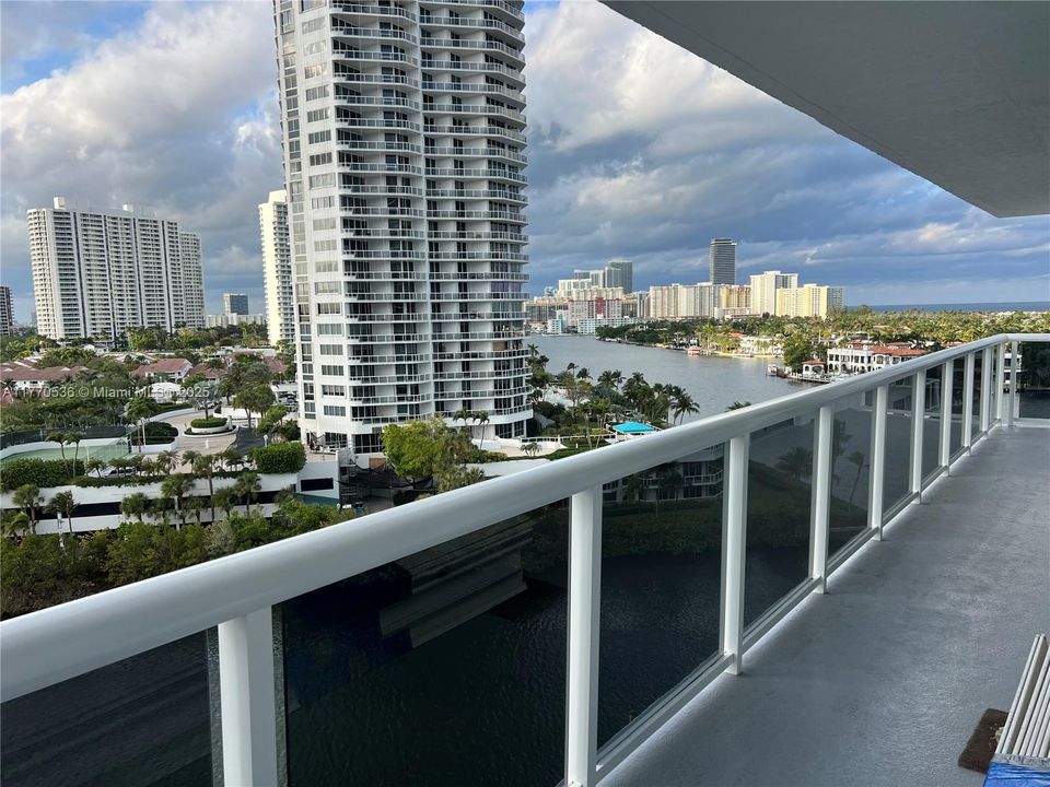 最近租的: $2,200 (2 贝兹, 2 浴室, 1033 平方英尺)