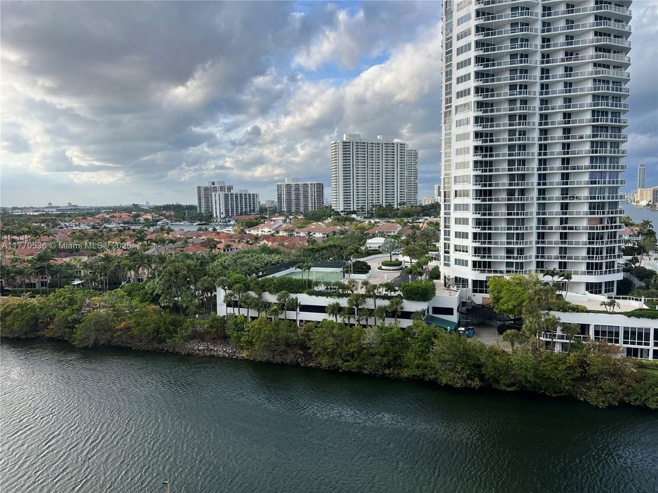 最近租的: $2,200 (2 贝兹, 2 浴室, 1033 平方英尺)