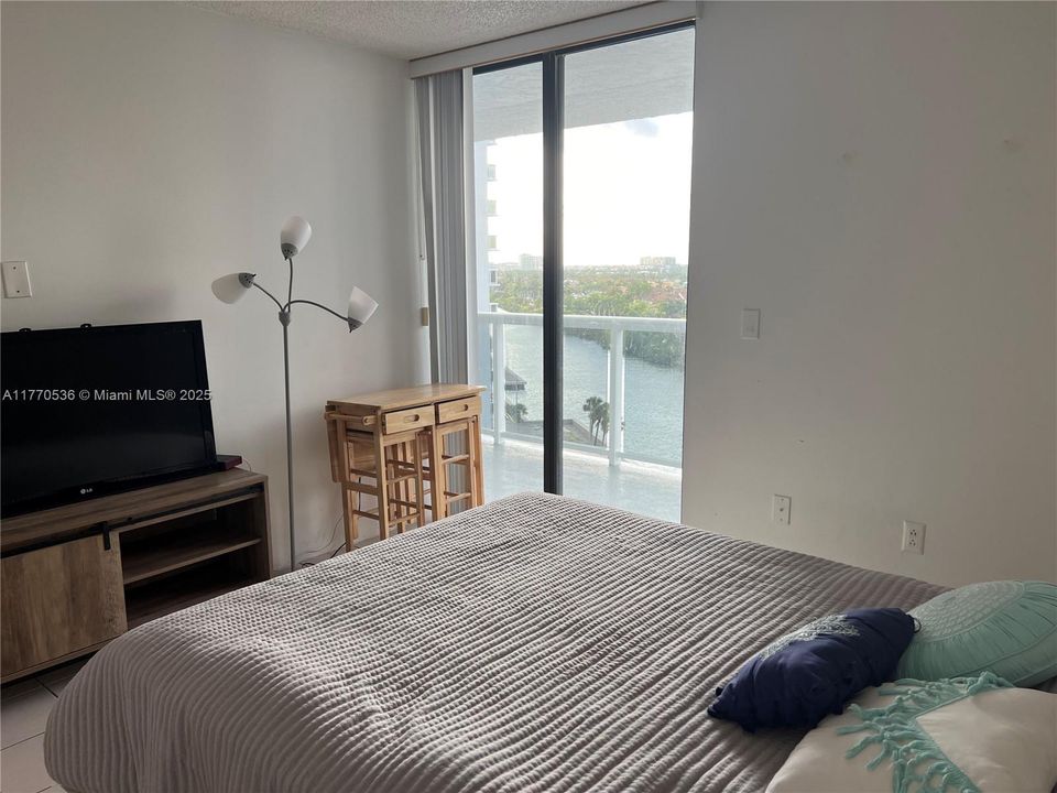 最近租的: $2,200 (2 贝兹, 2 浴室, 1033 平方英尺)