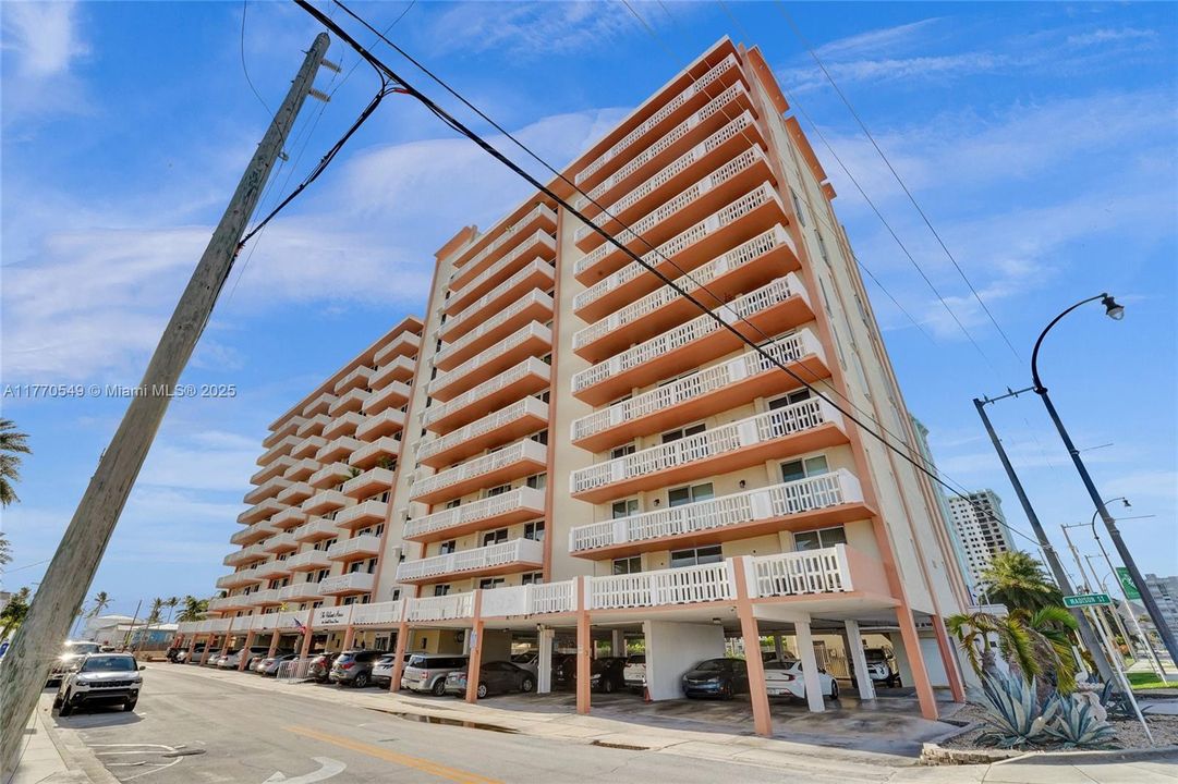Vendido Recientemente: $329,000 (1 camas, 1 baños, 1050 Pies cuadrados)