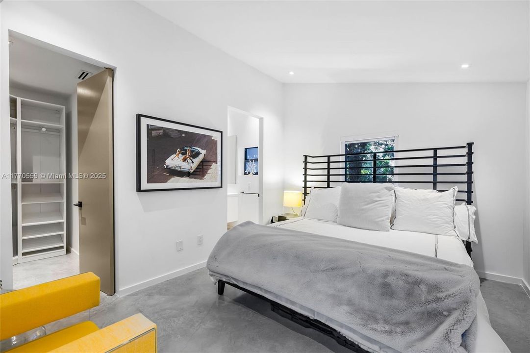 Recently Sold: $4,250,000 (3 beds, 4 baths, 3200 Square Feet)