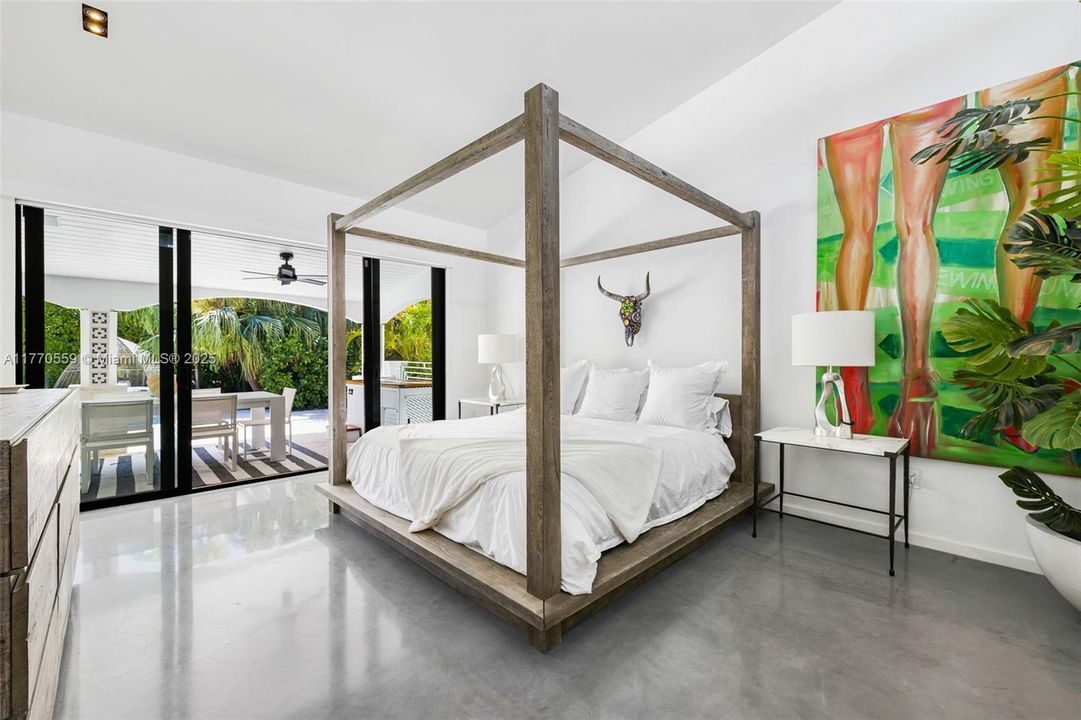 Recently Sold: $4,250,000 (3 beds, 4 baths, 3200 Square Feet)