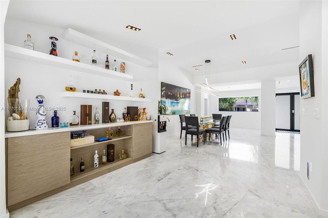 Recently Sold: $4,250,000 (3 beds, 4 baths, 3200 Square Feet)