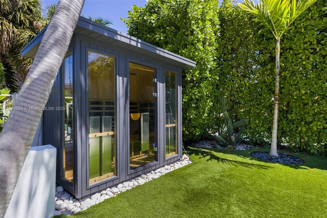 Recently Sold: $4,250,000 (3 beds, 4 baths, 3200 Square Feet)