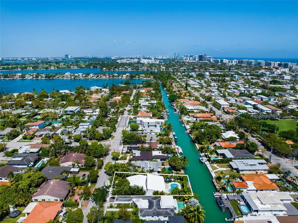 Recently Sold: $4,250,000 (3 beds, 4 baths, 3200 Square Feet)