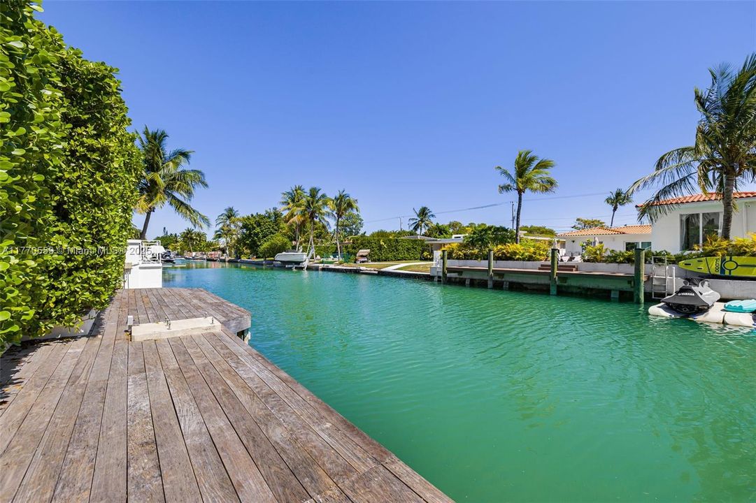 Recently Sold: $4,250,000 (3 beds, 4 baths, 3200 Square Feet)