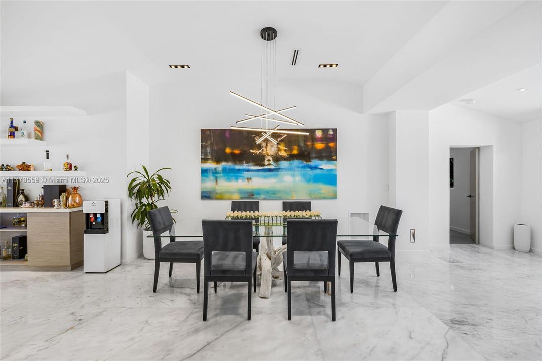 Recently Sold: $4,250,000 (3 beds, 4 baths, 3200 Square Feet)
