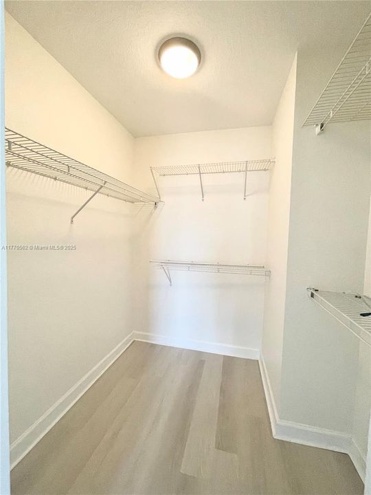 Recently Rented: $2,350 (1 beds, 1 baths, 939 Square Feet)