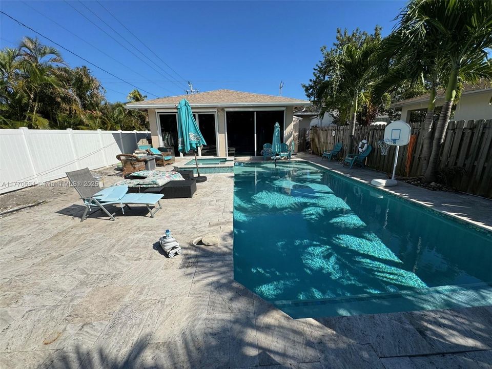 Recently Rented: $5,000 (3 beds, 2 baths, 1736 Square Feet)