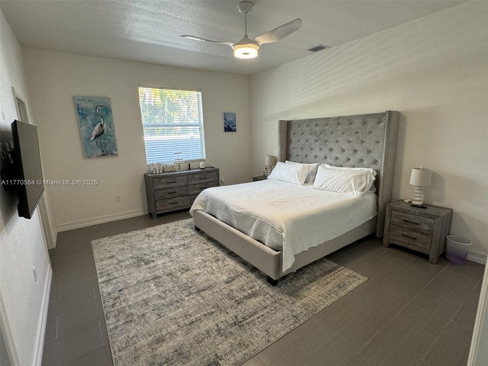 Recently Rented: $5,000 (3 beds, 2 baths, 1736 Square Feet)