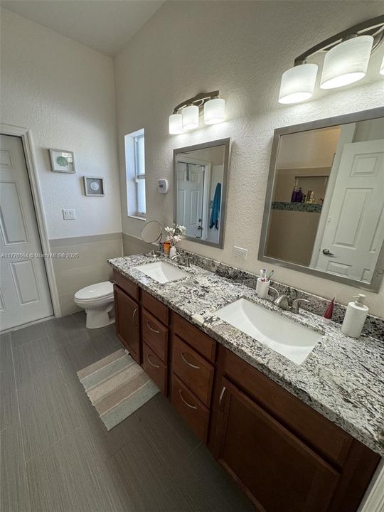 Recently Rented: $5,000 (3 beds, 2 baths, 1736 Square Feet)