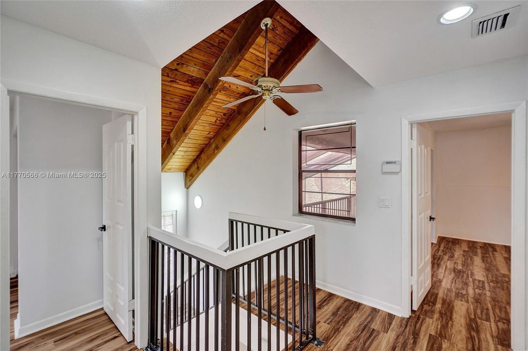 Vendido Recientemente: $453,750 (3 camas, 2 baños, 1704 Pies cuadrados)