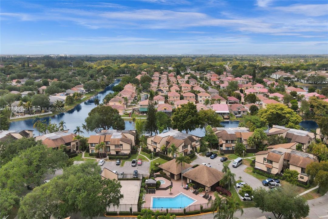 Vendido Recientemente: $453,750 (3 camas, 2 baños, 1704 Pies cuadrados)