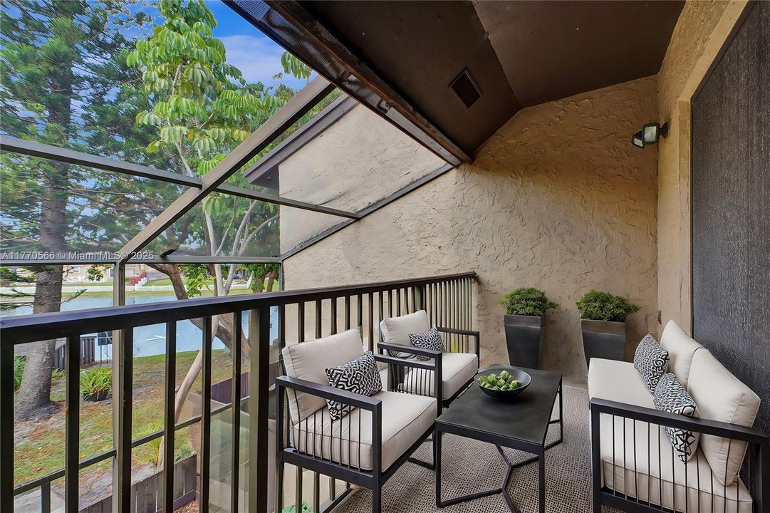 Vendido Recientemente: $453,750 (3 camas, 2 baños, 1704 Pies cuadrados)