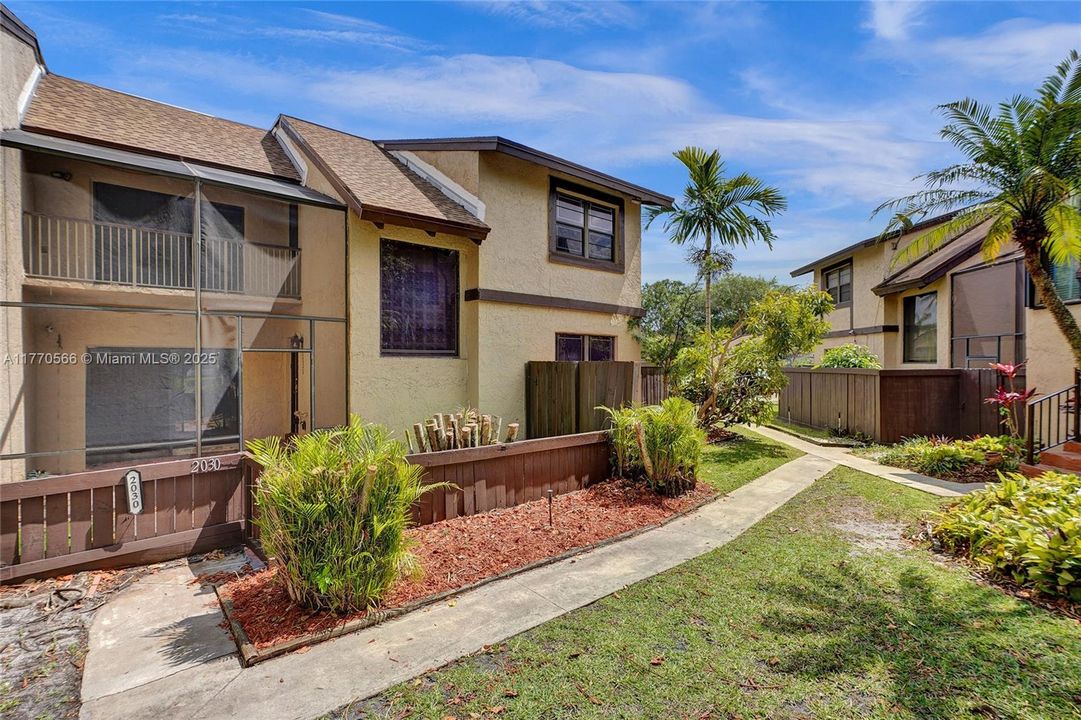 Vendido Recientemente: $453,750 (3 camas, 2 baños, 1704 Pies cuadrados)