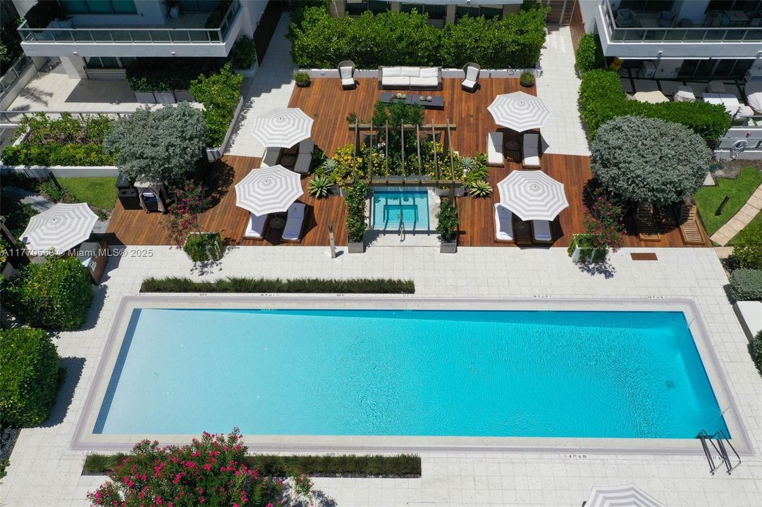 Recently Sold: $2,297,000 (2 beds, 2 baths, 1296 Square Feet)