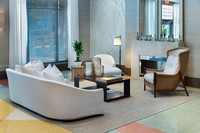 Recently Sold: $2,297,000 (2 beds, 2 baths, 1296 Square Feet)