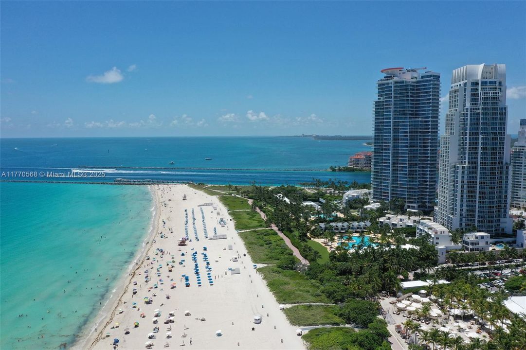 Recently Sold: $2,297,000 (2 beds, 2 baths, 1296 Square Feet)