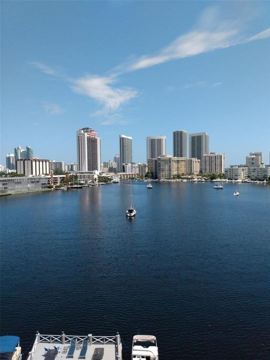 Recientemente alquilado: $2,200 (2 camas, 2 baños, 1035 Pies cuadrados)