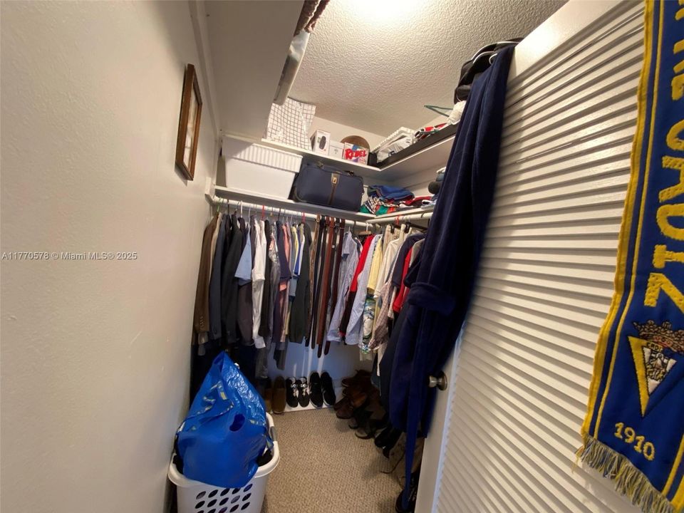 Recientemente alquilado: $2,200 (2 camas, 2 baños, 1035 Pies cuadrados)