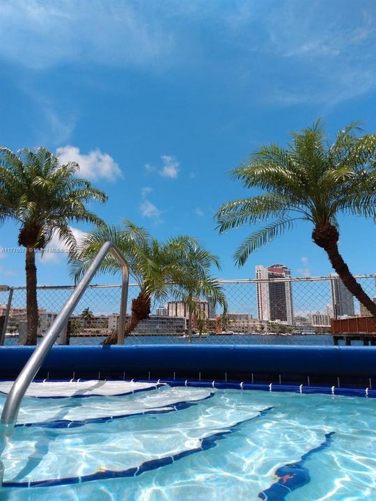 Recientemente alquilado: $2,200 (2 camas, 2 baños, 1035 Pies cuadrados)