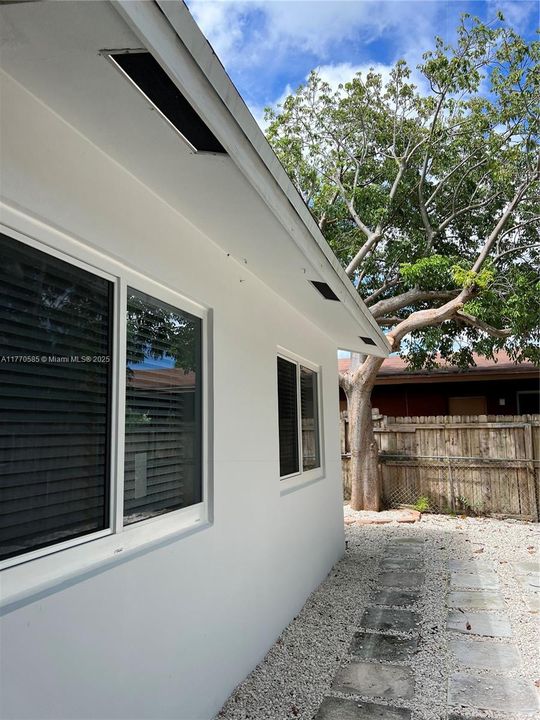 Vendido Recientemente: $699,000 (0 camas, 0 baños, 1557 Pies cuadrados)