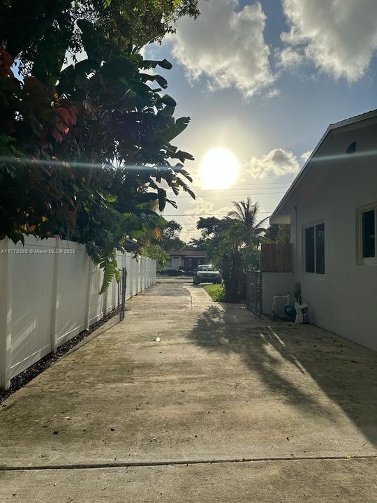 Vendido Recientemente: $699,000 (0 camas, 0 baños, 1557 Pies cuadrados)