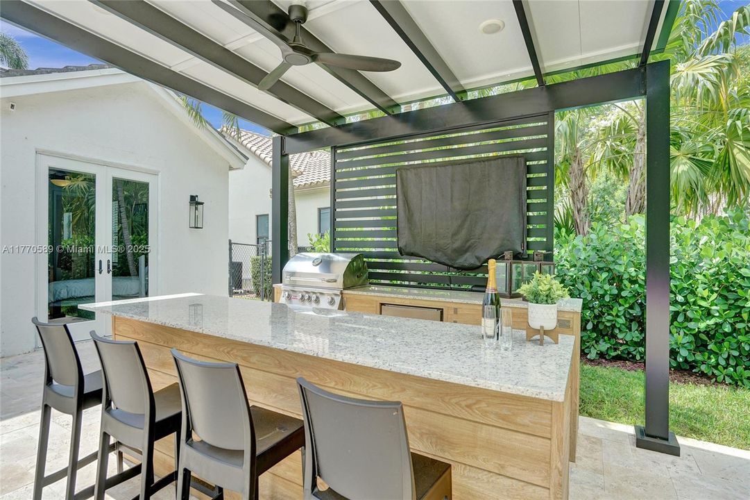 Recently Sold: $1,350,000 (6 beds, 4 baths, 3957 Square Feet)