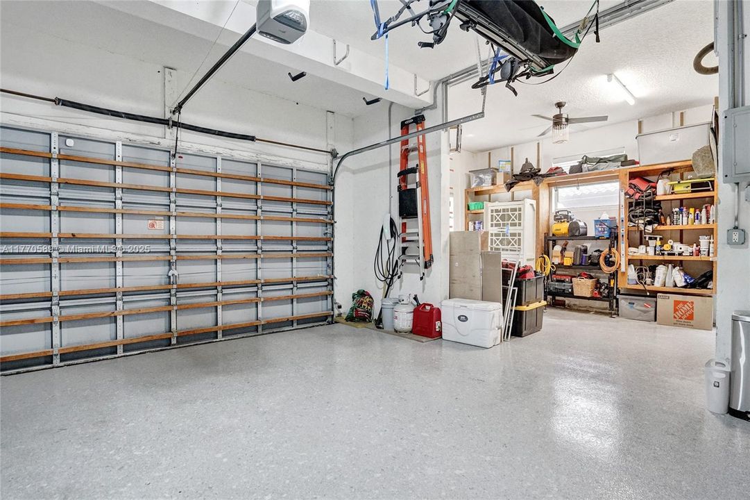 Recently Sold: $1,350,000 (6 beds, 4 baths, 3957 Square Feet)