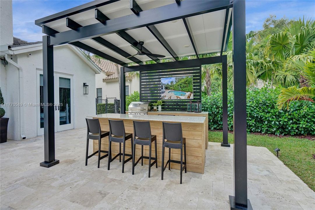 Recently Sold: $1,350,000 (6 beds, 4 baths, 3957 Square Feet)