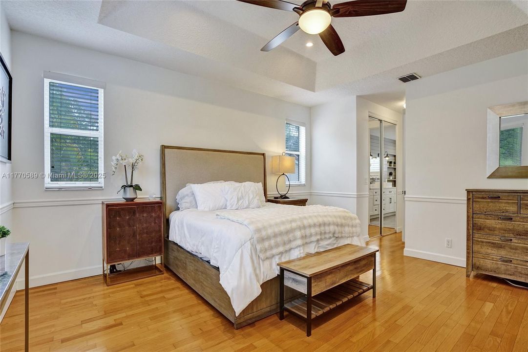 Recently Sold: $1,350,000 (6 beds, 4 baths, 3957 Square Feet)