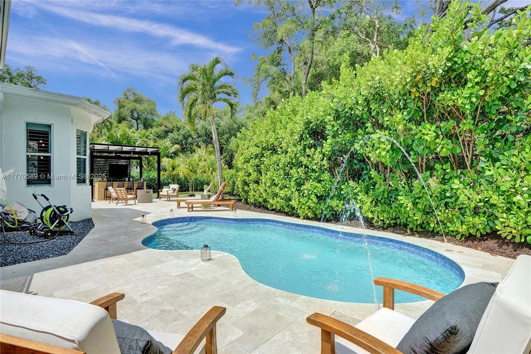 Recently Sold: $1,350,000 (6 beds, 4 baths, 3957 Square Feet)