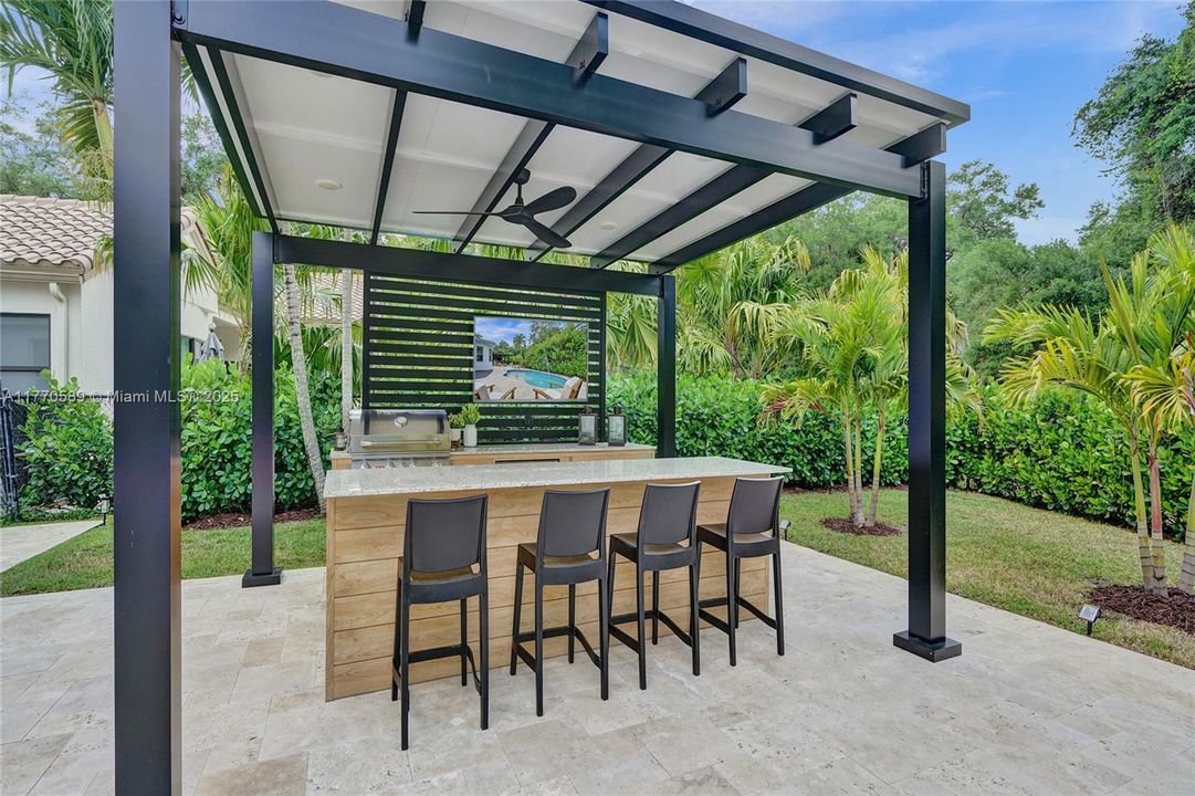 Recently Sold: $1,350,000 (6 beds, 4 baths, 3957 Square Feet)