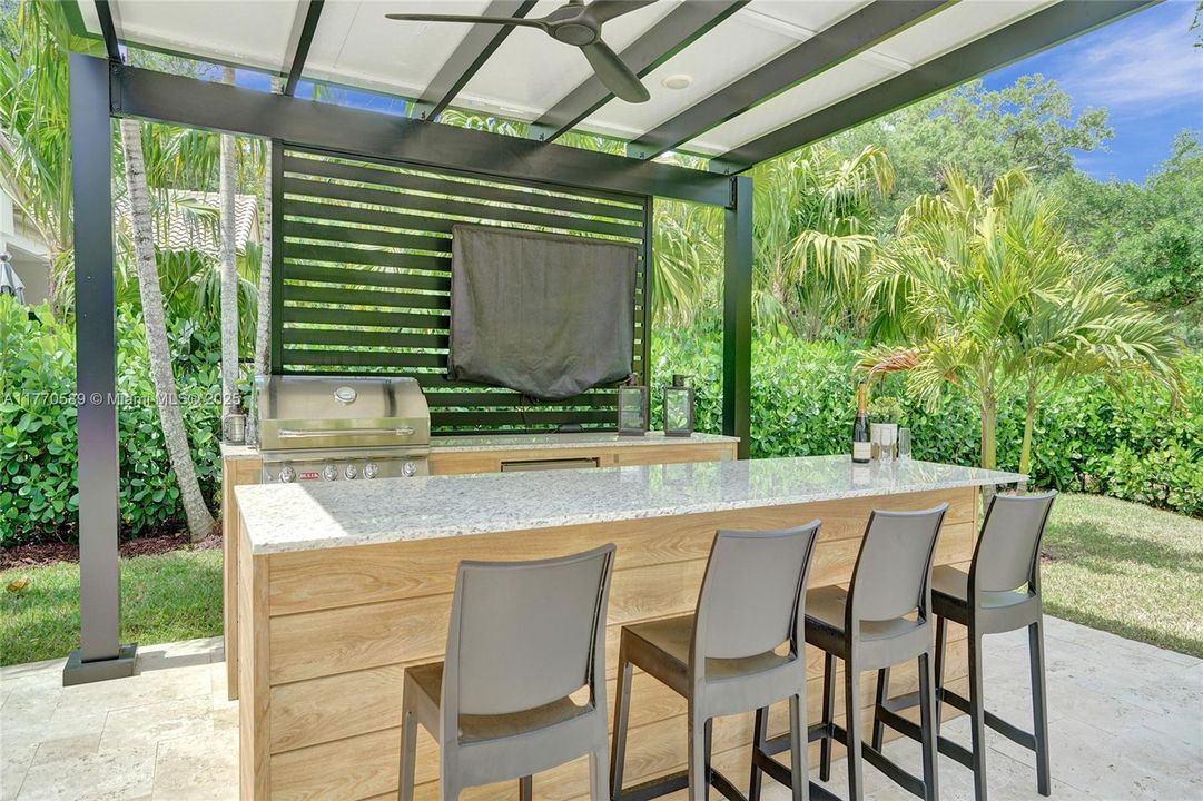 Recently Sold: $1,350,000 (6 beds, 4 baths, 3957 Square Feet)