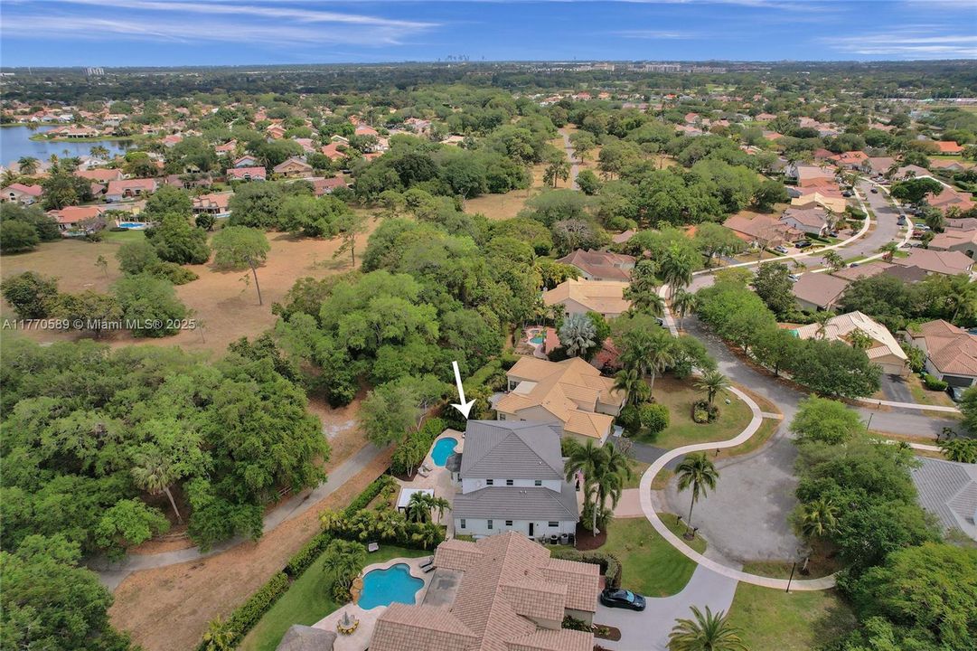 Recently Sold: $1,350,000 (6 beds, 4 baths, 3957 Square Feet)