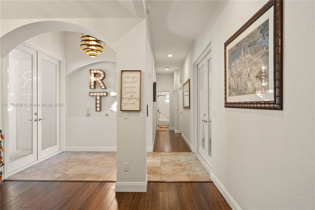 For Sale: $1,895,000 (3 beds, 2 baths, 2556 Square Feet)