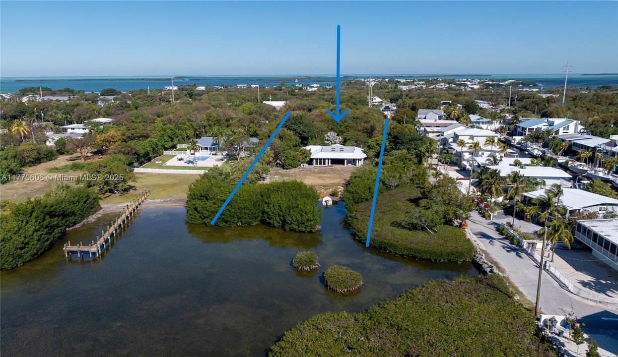 For Sale: $1,895,000 (3 beds, 2 baths, 2556 Square Feet)