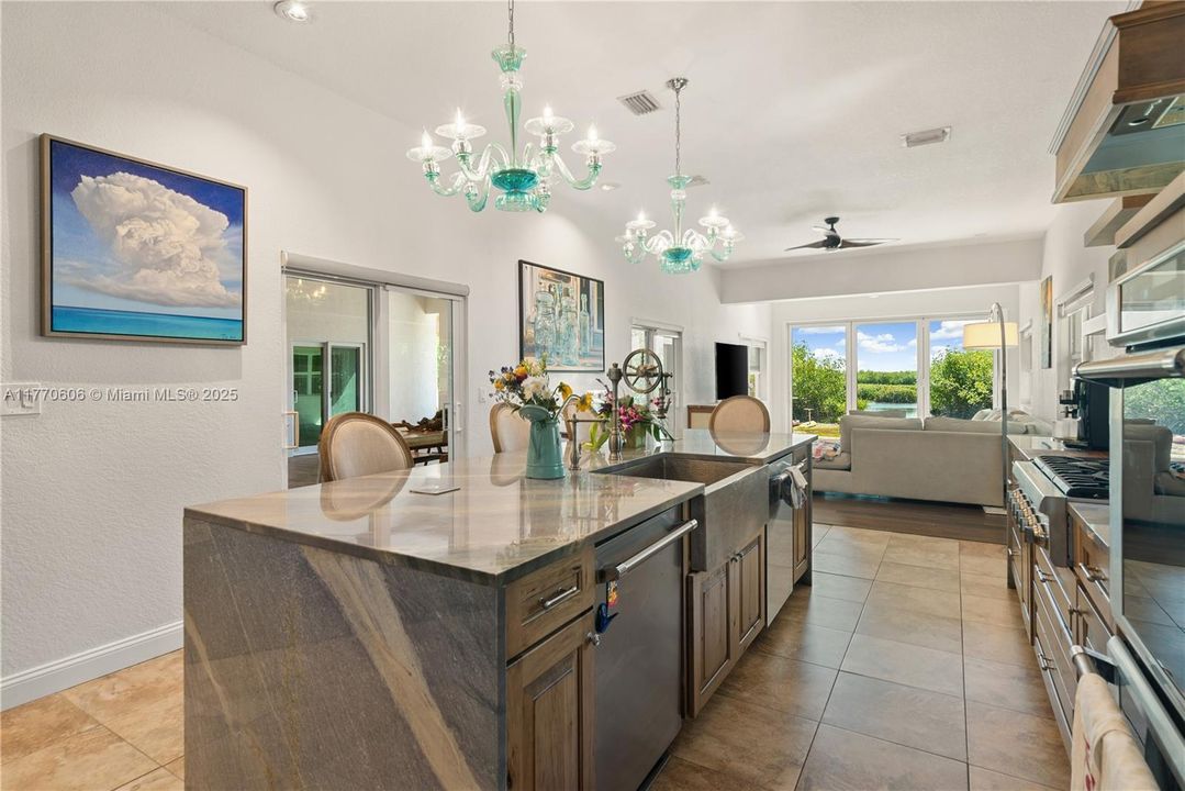 For Sale: $1,895,000 (3 beds, 2 baths, 2556 Square Feet)