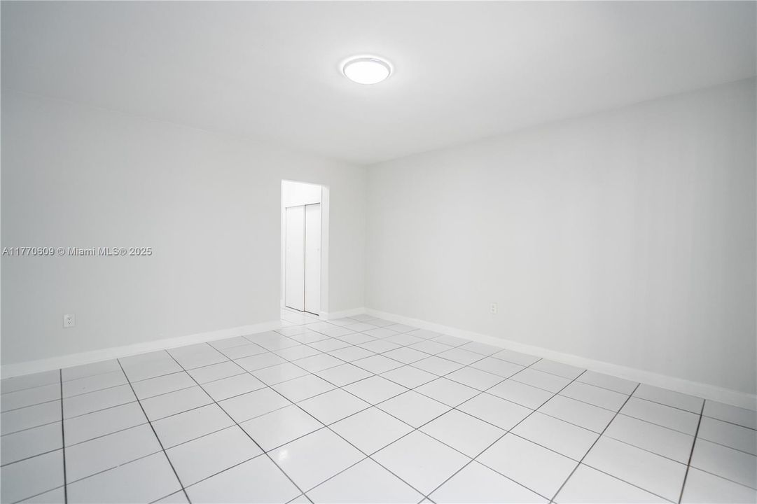 Recently Rented: $1,775 (1 beds, 1 baths, 650 Square Feet)