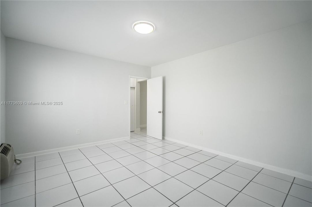 Recently Rented: $1,775 (1 beds, 1 baths, 650 Square Feet)