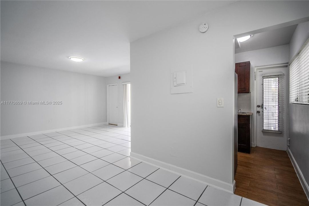 Recently Rented: $1,775 (1 beds, 1 baths, 650 Square Feet)