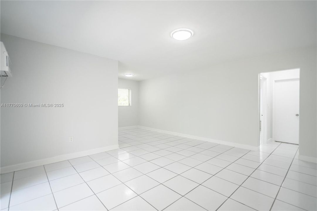 Recently Rented: $1,775 (1 beds, 1 baths, 650 Square Feet)