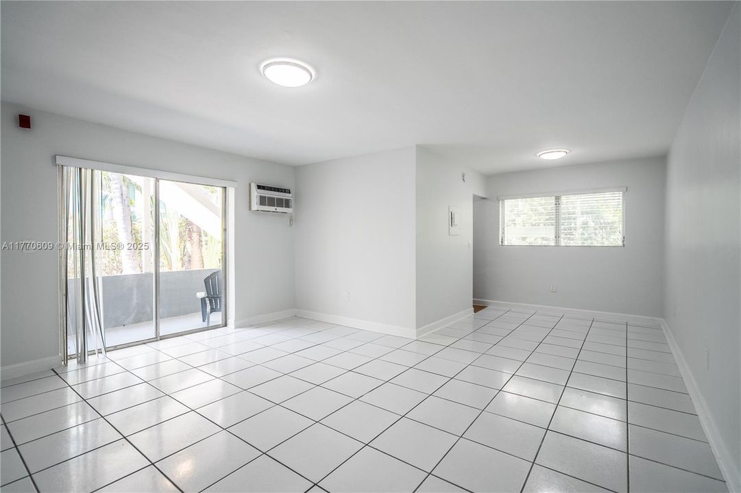 Recently Rented: $1,775 (1 beds, 1 baths, 650 Square Feet)