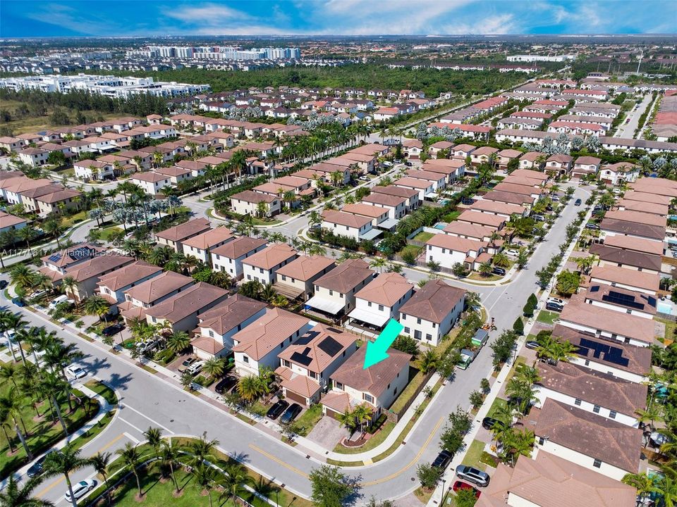 Recientemente alquilado: $5,500 (4 camas, 3 baños, 2548 Pies cuadrados)