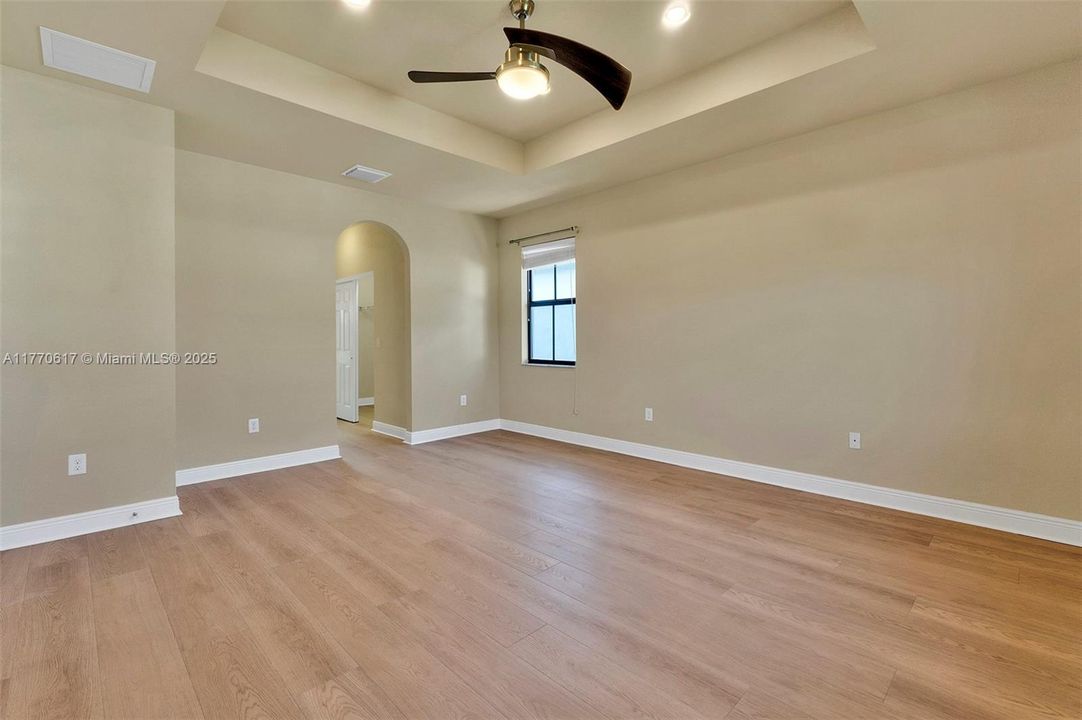 Recientemente alquilado: $5,500 (4 camas, 3 baños, 2548 Pies cuadrados)