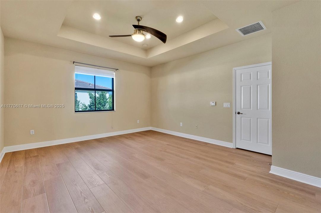 Recientemente alquilado: $5,500 (4 camas, 3 baños, 2548 Pies cuadrados)