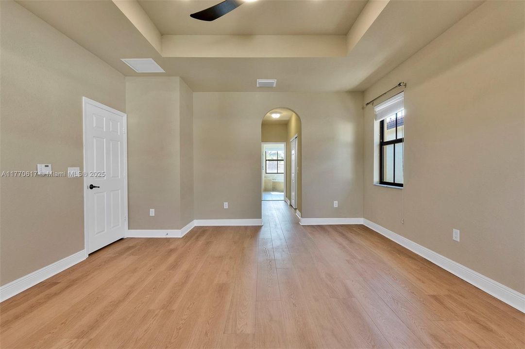 Recientemente alquilado: $5,500 (4 camas, 3 baños, 2548 Pies cuadrados)